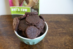 Raw chocolate cookies